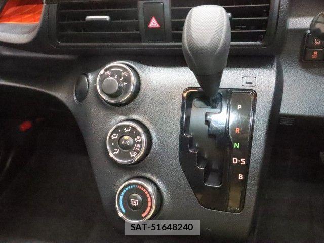 Toyota SIENTA 2019-07 7457753-17
