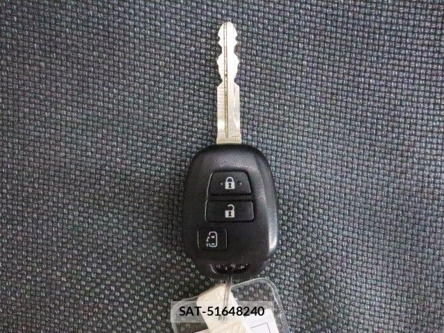 Toyota SIENTA 2019-07 7457753-22