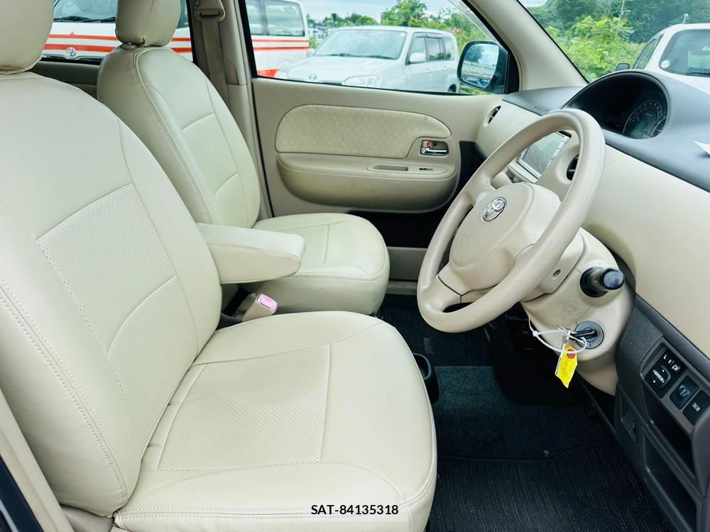 Toyota SIENTA 2010-03 7367373-11