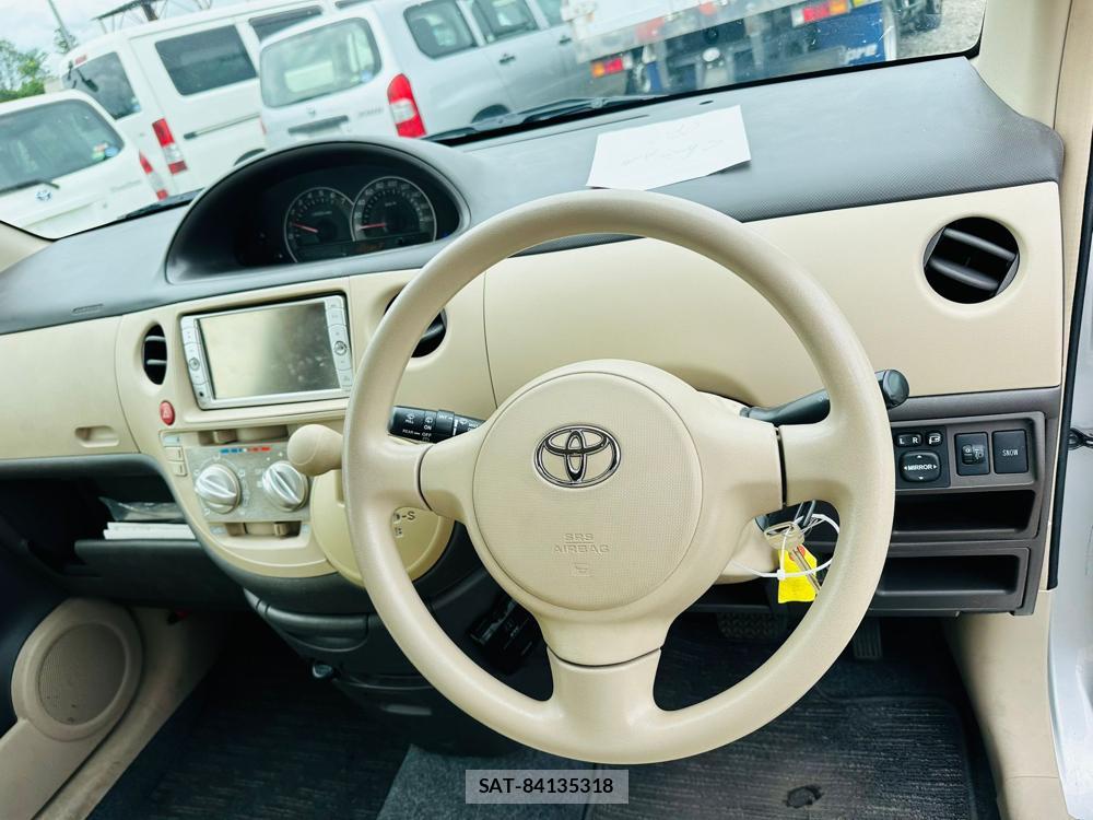 Toyota SIENTA 2010-03 7367373-14