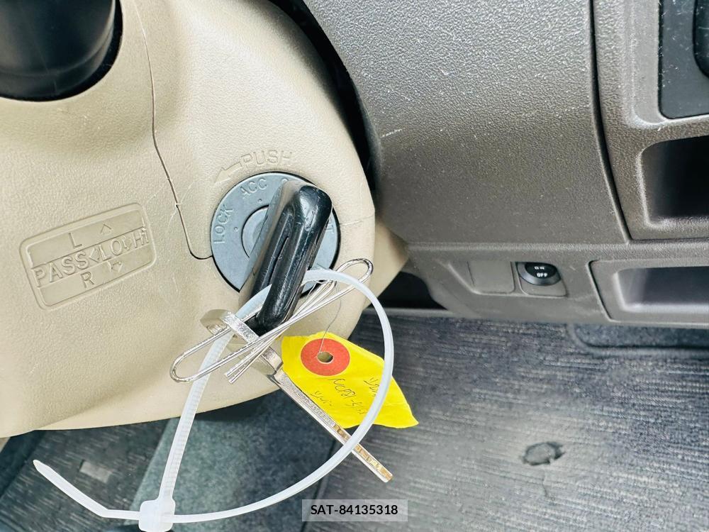 Toyota SIENTA 2010-03 7367373-16