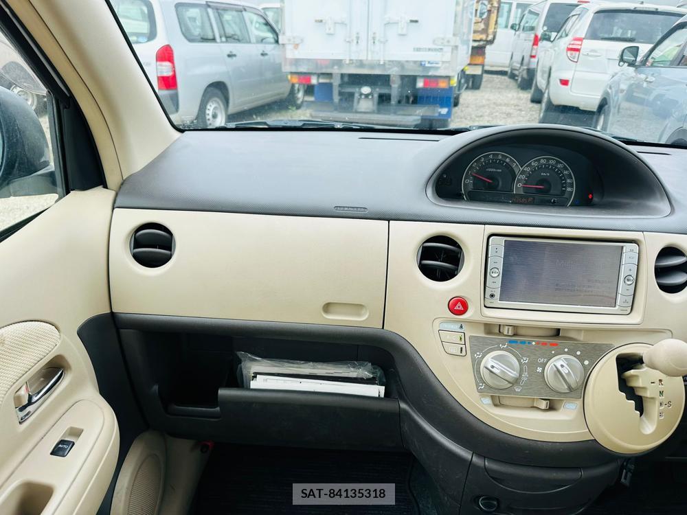Toyota SIENTA 2010-03 7367373-17