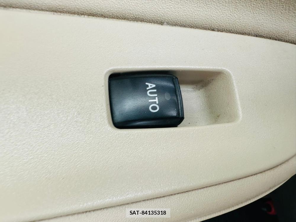 Toyota SIENTA 2010-03 7367373-23