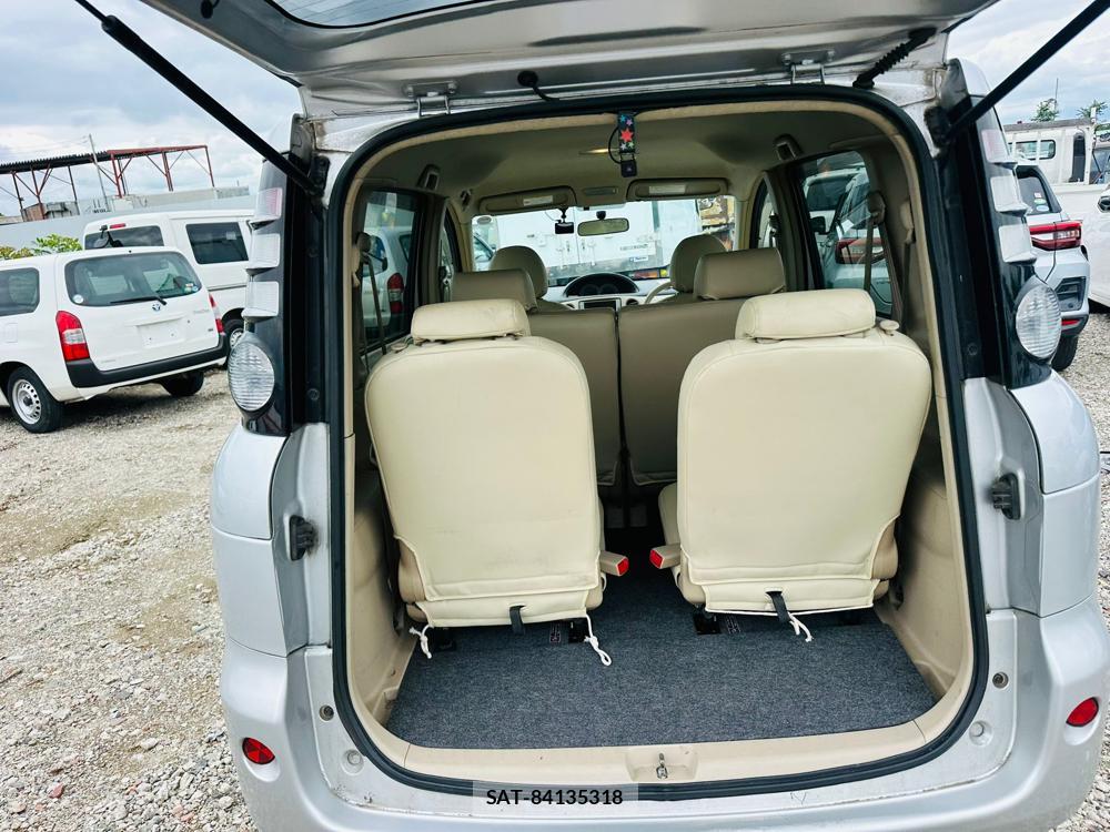 Toyota SIENTA 2010-03 7367373-25