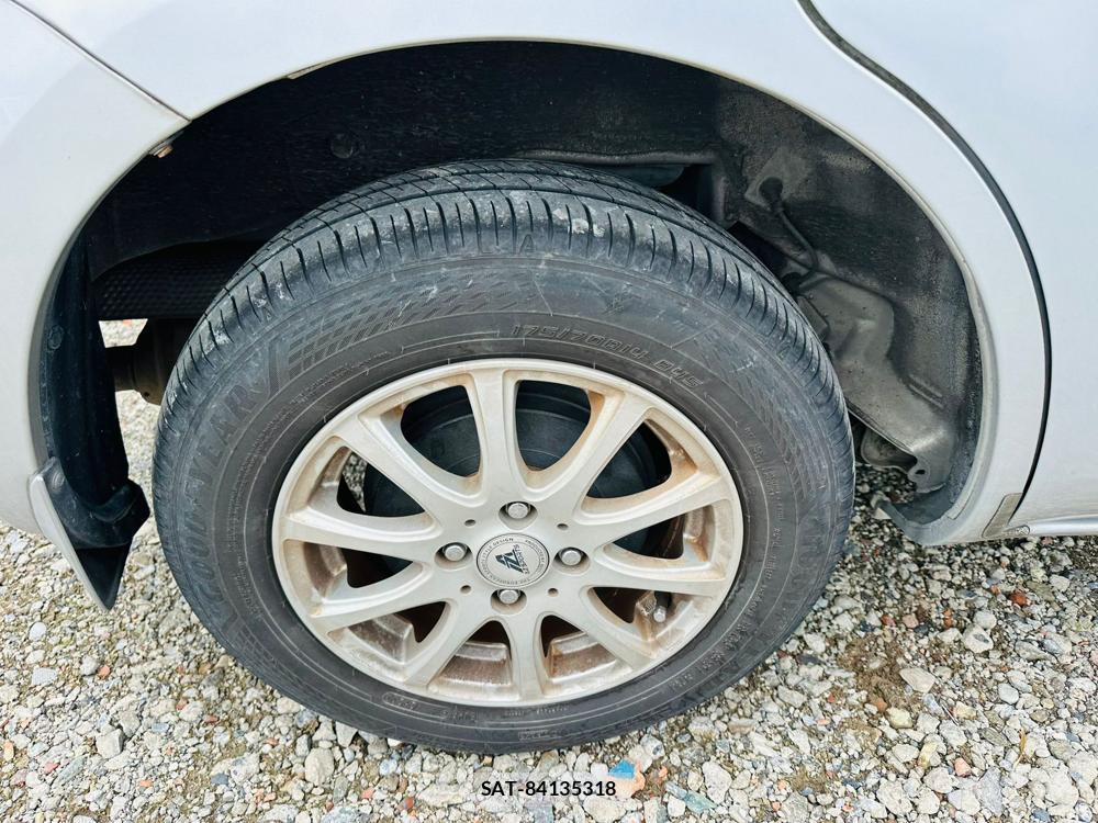 Toyota SIENTA 2010-03 7367373-27
