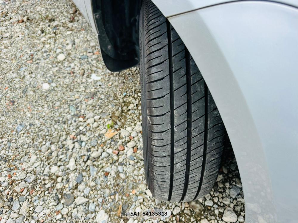 Toyota SIENTA 2010-03 7367373-31