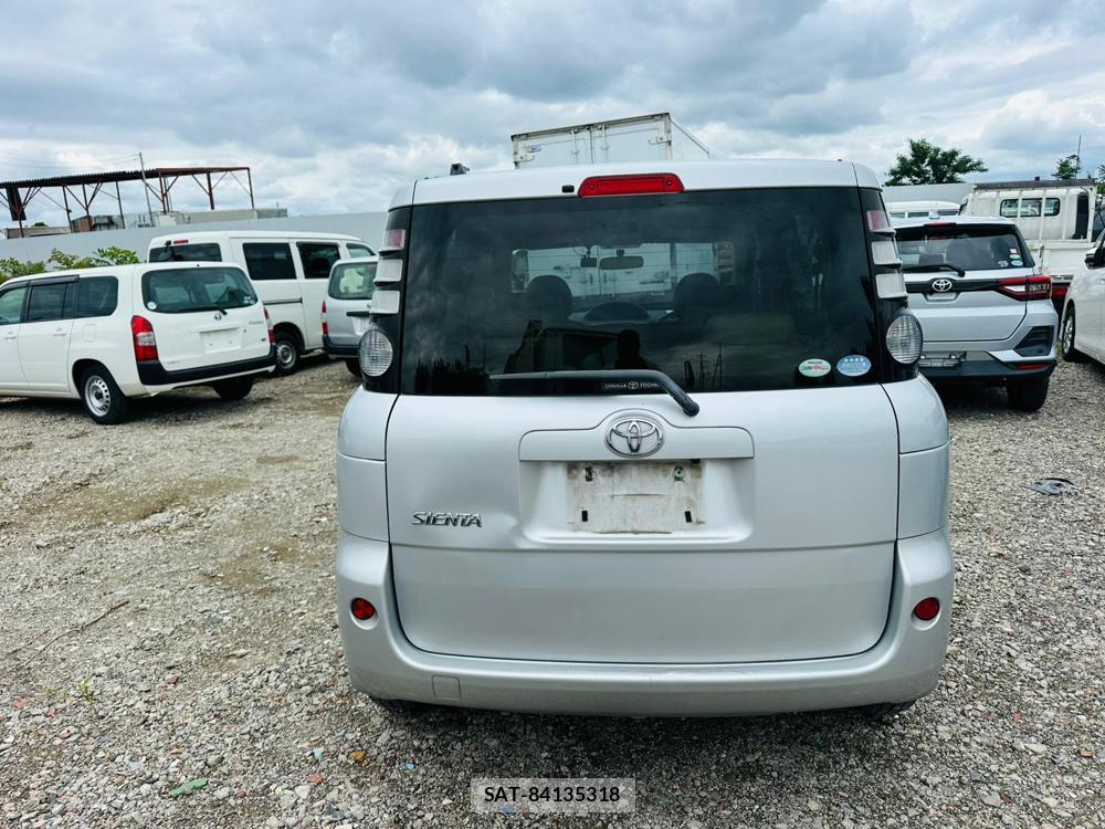 Toyota SIENTA 2010-03 7367373-3