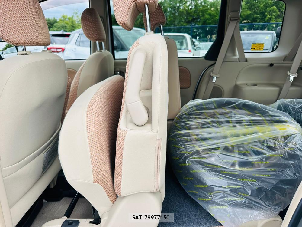 Toyota SIENTA 2011-10 7367375-9