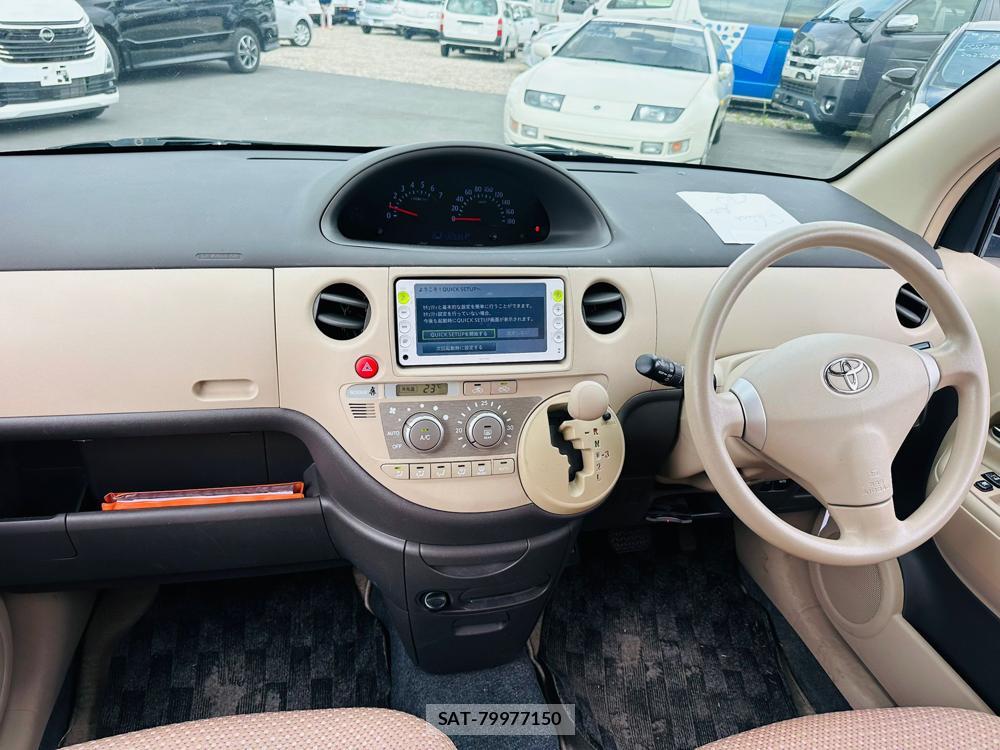 Toyota SIENTA 2011-10 7367375-12