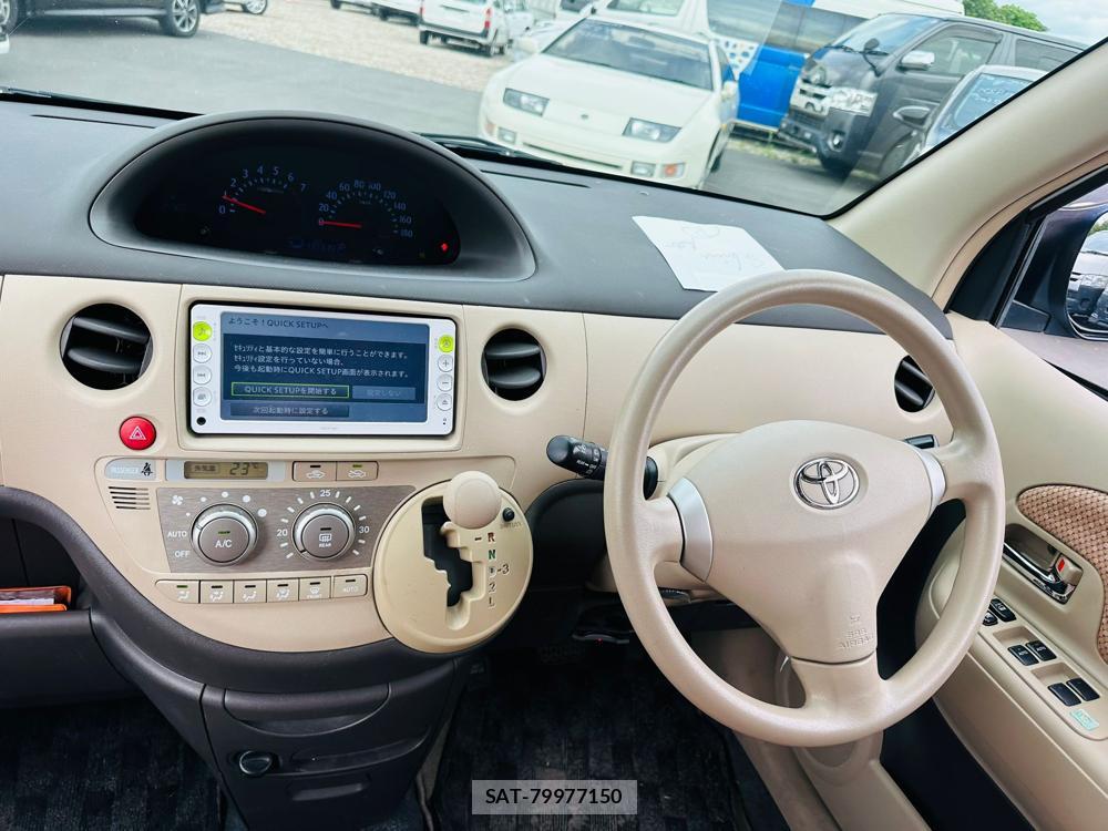 Toyota SIENTA 2011-10 7367375-13