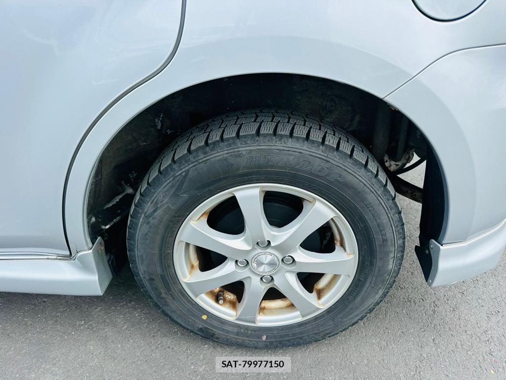 Toyota SIENTA 2011-10 7367375-28
