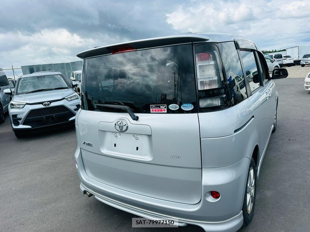 Toyota SIENTA 2011-10 7367375-4