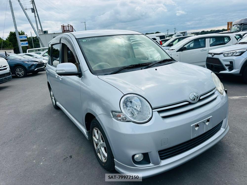 Toyota SIENTA 2011-10 7367375-6