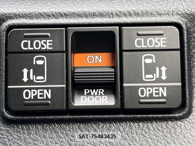Toyota SIENTA 2016-10 7502809-11