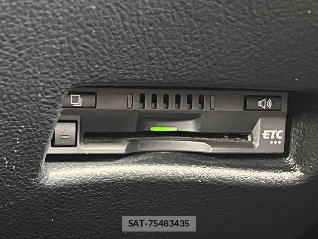 Toyota SIENTA 2016-10 7502809-15