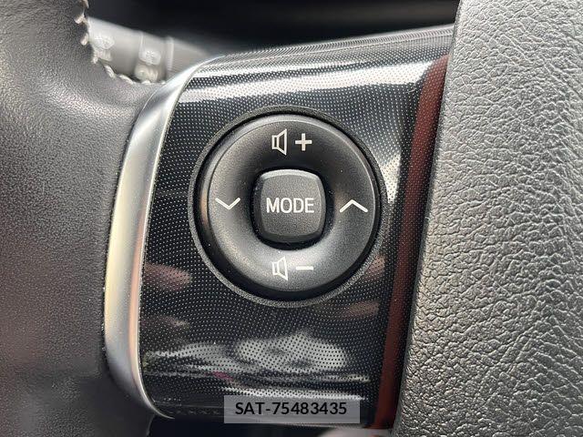 Toyota SIENTA 2016-10 7502809-16
