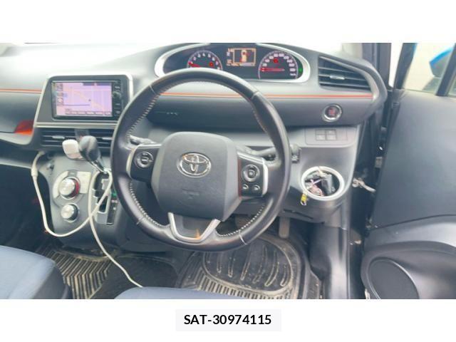 Toyota SIENTA 2015-07 7502819-18