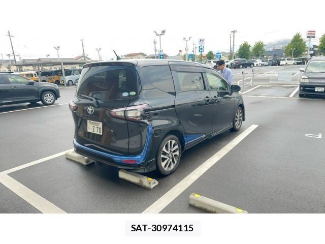 Toyota SIENTA 2015-07 7502819-1
