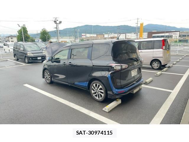 Toyota SIENTA 2015-07 7502819-2