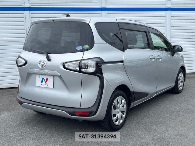 Toyota SIENTA 2017-07 7502815-15