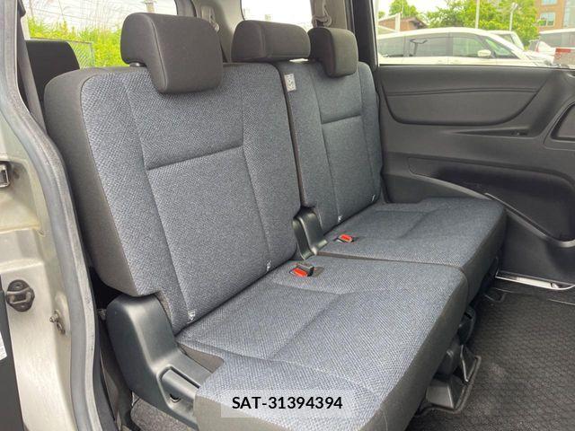 Toyota SIENTA 2017-07 7502815-6
