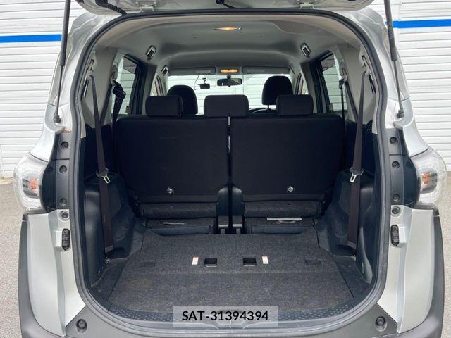 Toyota SIENTA 2017-07 7502815-8