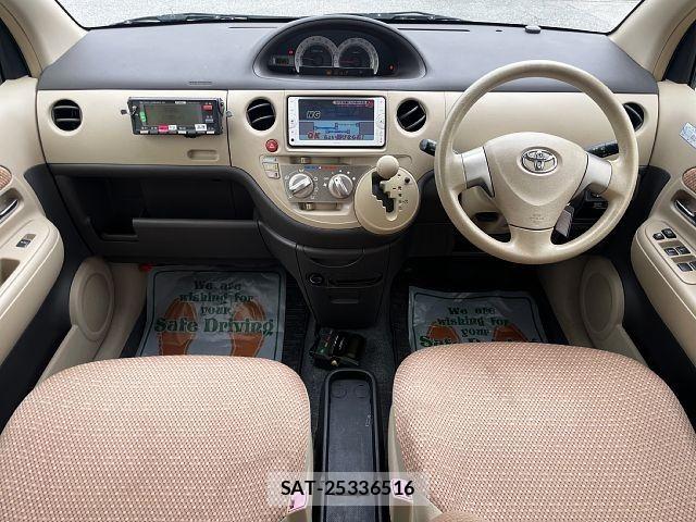 Toyota SIENTA 2013-12 7502818-1