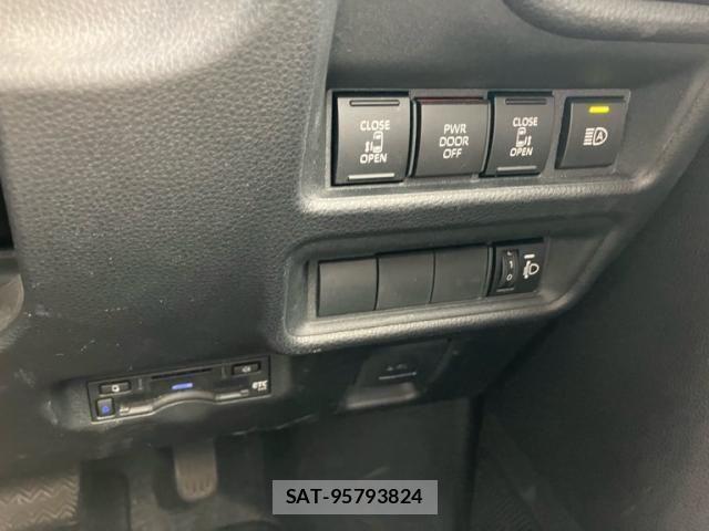 Toyota SIENTA 2023-01 7510021-17