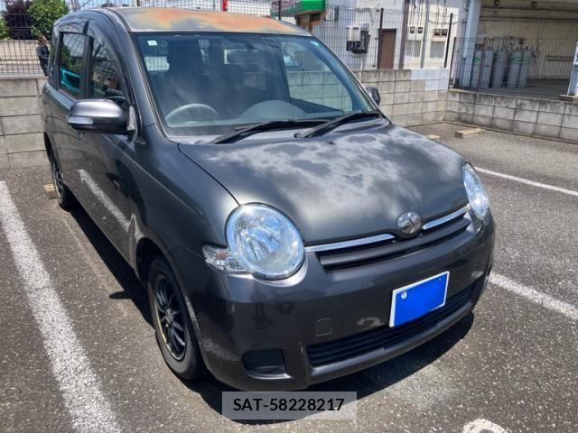 Toyota SIENTA 2007-10 7510043-1