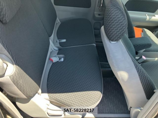 Toyota SIENTA 2007-10 7510043-19