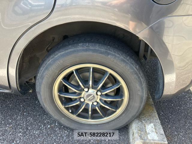 Toyota SIENTA 2007-10 7510043-8