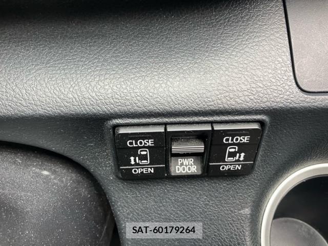 Toyota SIENTA 2017-12 7510033-9