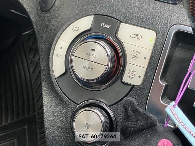 Toyota SIENTA 2017-12 7510033-10