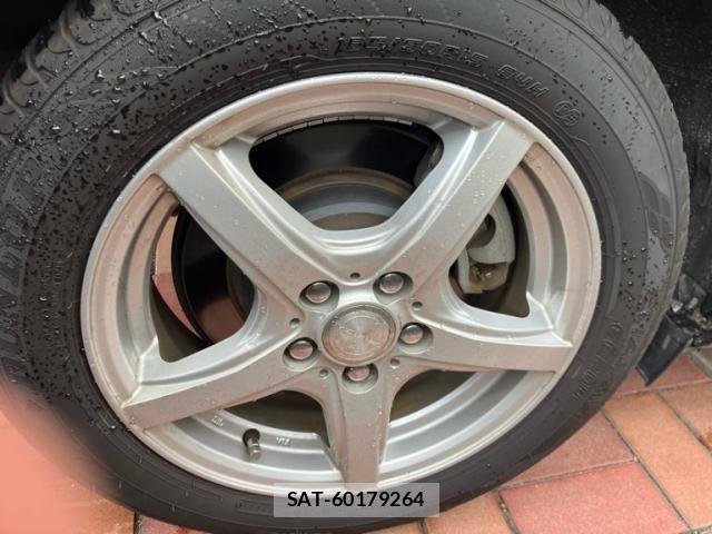 Toyota SIENTA 2017-12 7510033-16