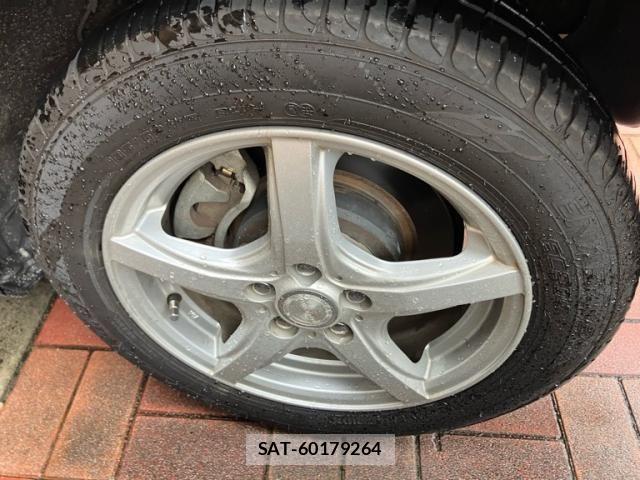 Toyota SIENTA 2017-12 7510033-19