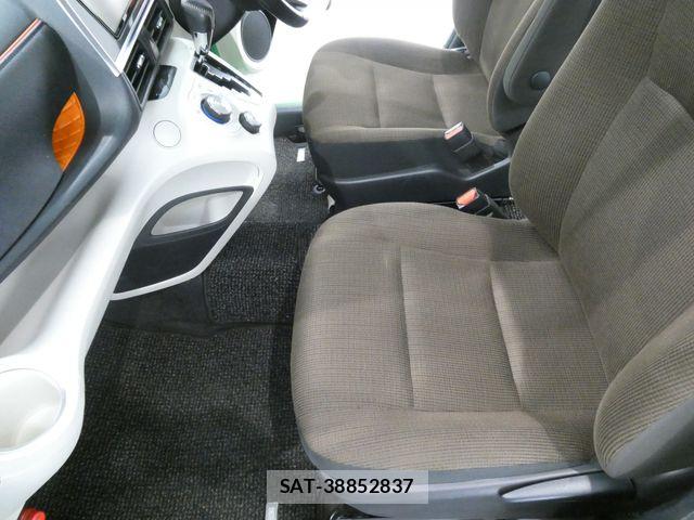 Toyota SIENTA 2017-05 7510034-16