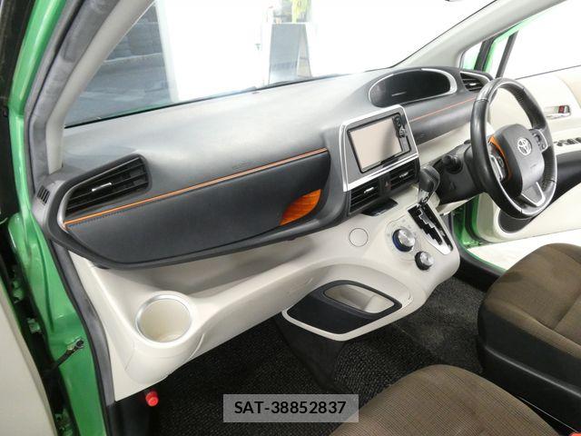 Toyota SIENTA 2017-05 7510034-18