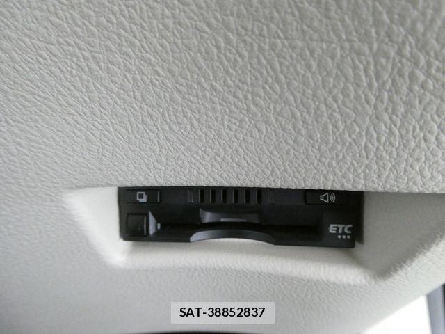 Toyota SIENTA 2017-05 7510034-22