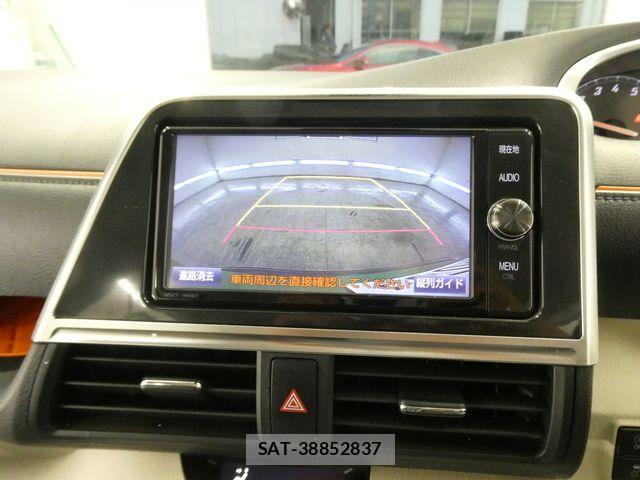 Toyota SIENTA 2017-05 7510034-26