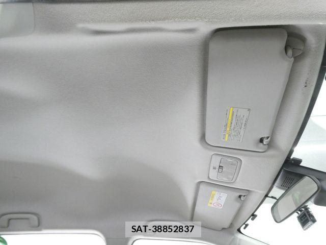 Toyota SIENTA 2017-05 7510034-28