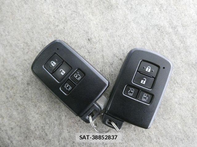 Toyota SIENTA 2017-05 7510034-29