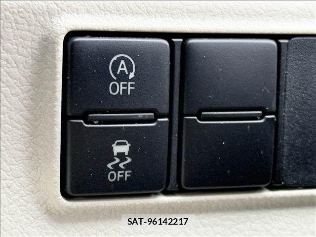 Toyota SIENTA 2017-01 7502817-16