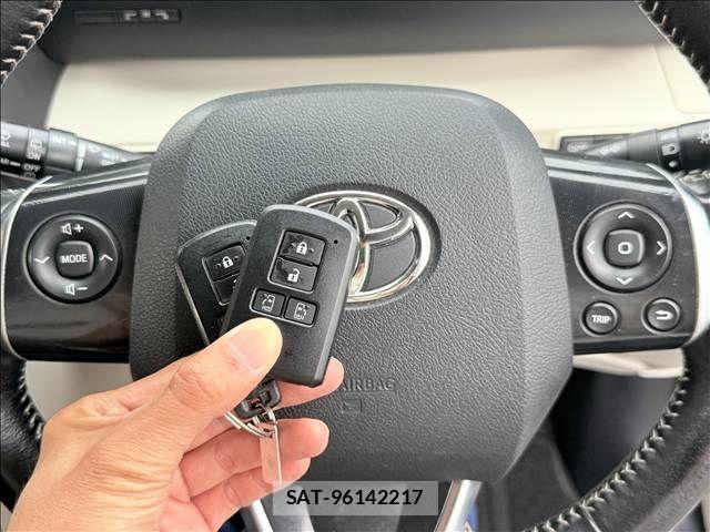 Toyota SIENTA 2017-01 7502817-17