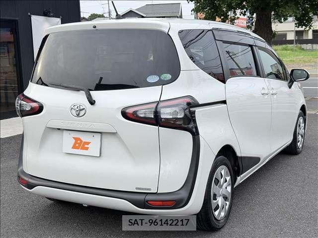 Toyota SIENTA 2017-01 7502817-23