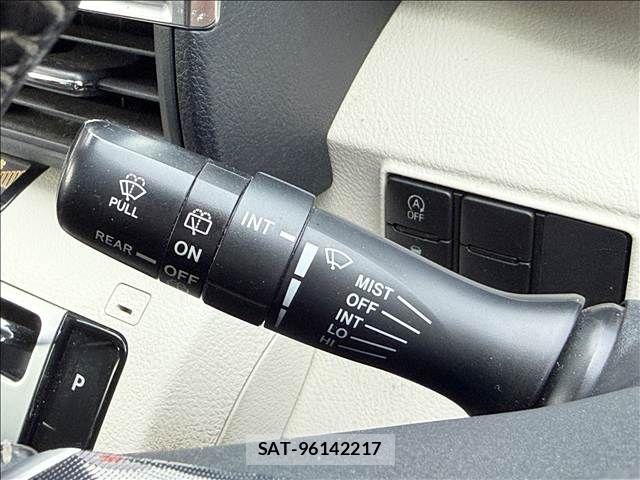 Toyota SIENTA 2017-01 7502817-27