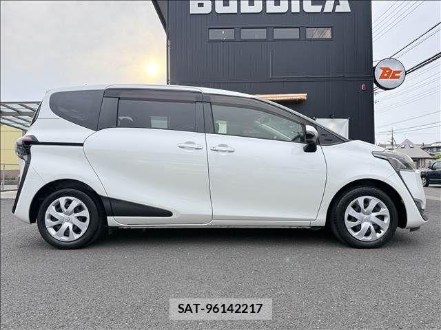 Toyota SIENTA 2017-01 7502817-6