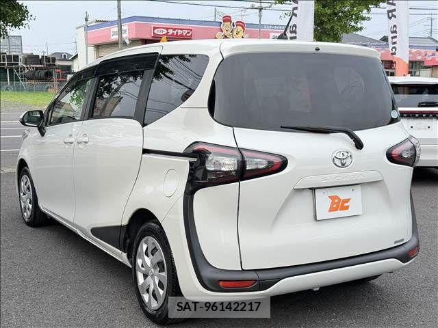 Toyota SIENTA 2017-01 7502817-7