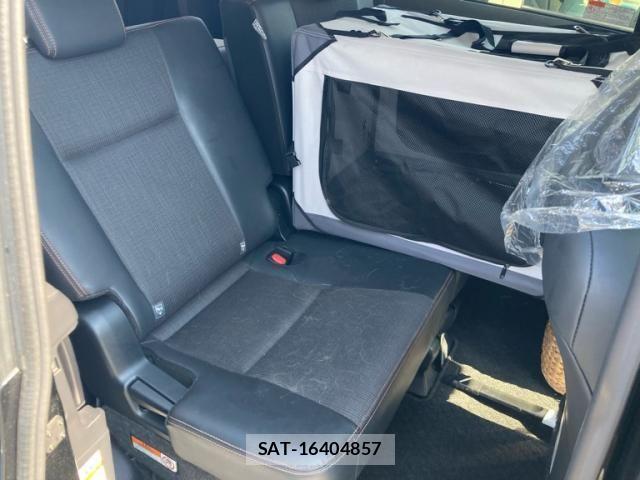 Toyota SIENTA 2018-07 7502811-13