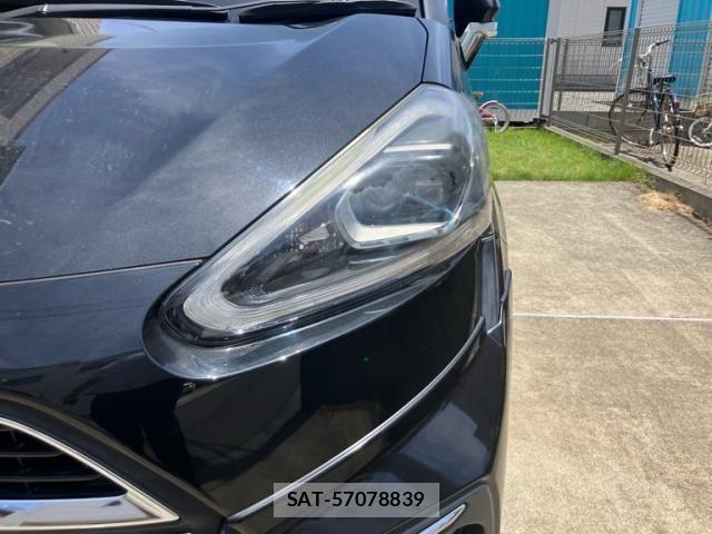 Toyota SIENTA 2016-08 7510037-9