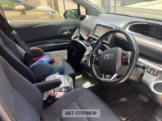 Toyota SIENTA 2016-08 7510037-12